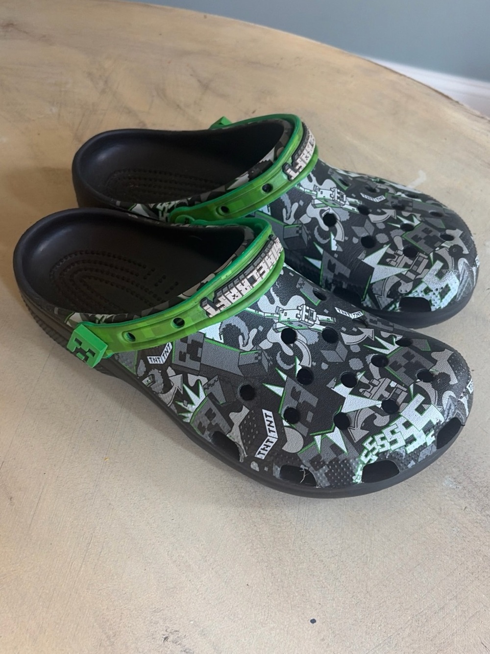 Mens Crocs Minecraft Slip On Clog Mens 9 Womens 11